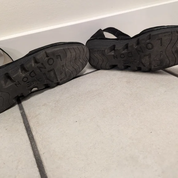 Fly London - Picture 4 of 4